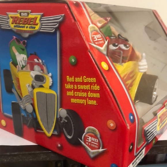 M&M Memorabilia- never out of box - Picture 2 of 6